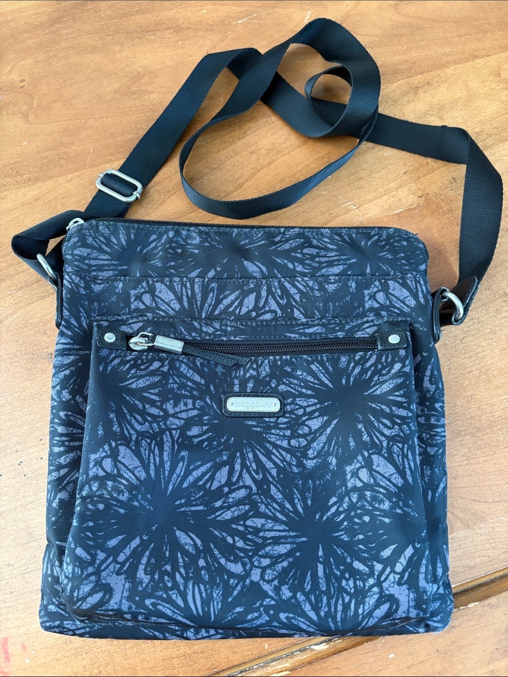 Baggallini Black Floral-Print Messenger Bag